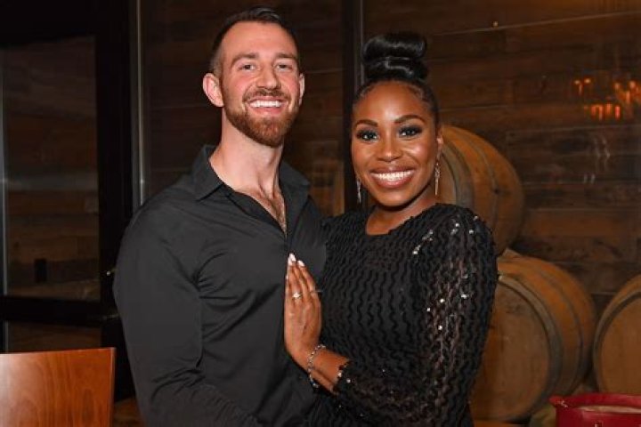 Are Cameron and Lauren still together?