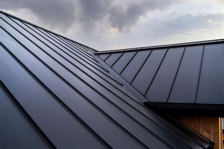 Are metal roofs hot?