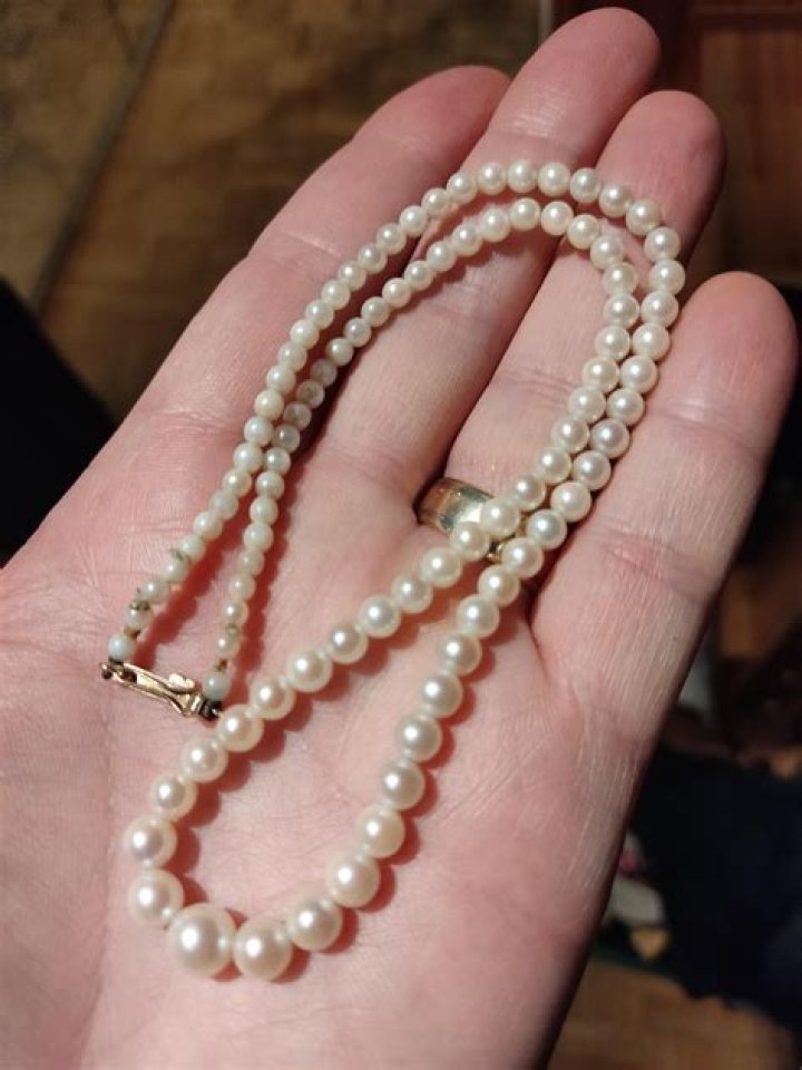 Are old pearls worth anything?