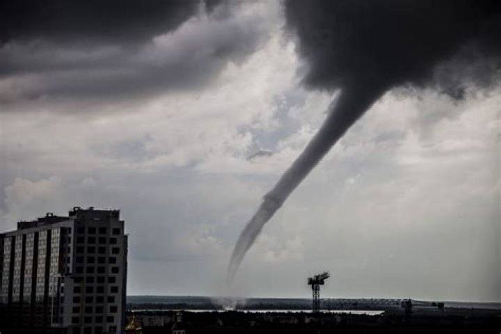 Are there tornadoes in Russia?