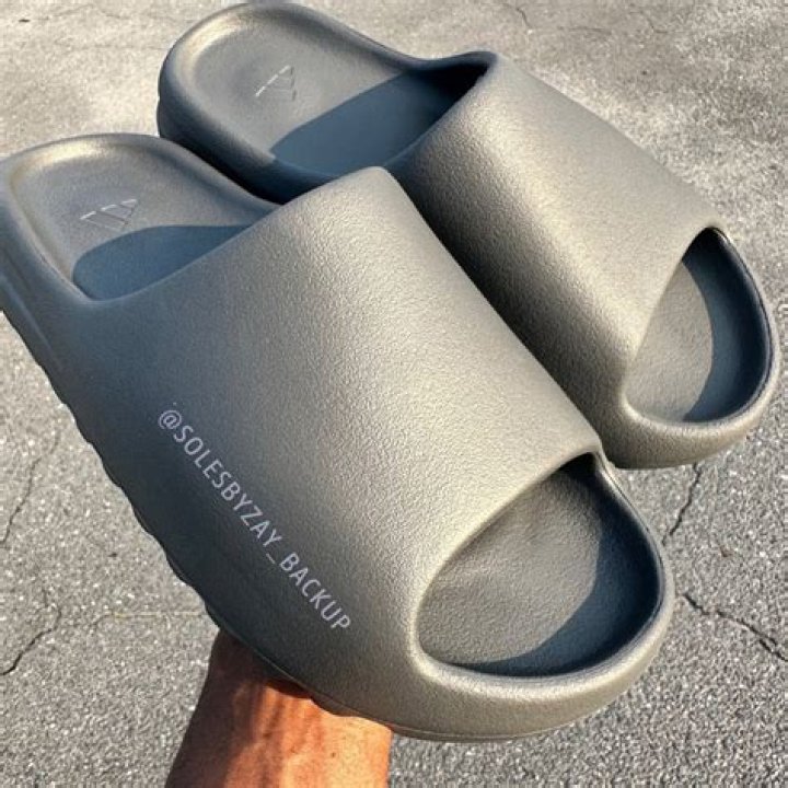 Are Yeezy slides vegan?