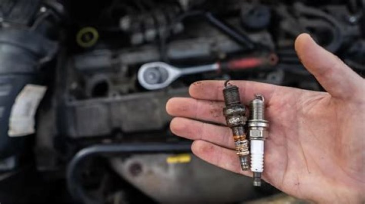 Can bad spark plugs cause engine to run rich?