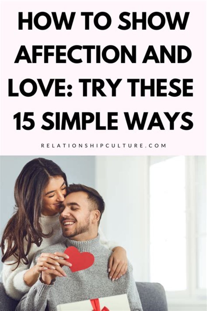 Can foxes show affection?
