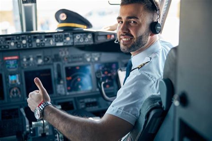 Can pilots have earrings?