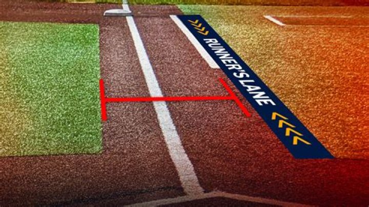 Can two runners be on a base at the same time?