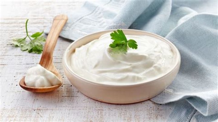 Can vegans eat sour cream?