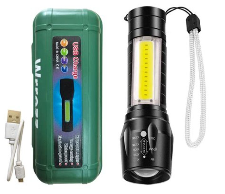 Can you charge a solar light with a flashlight?