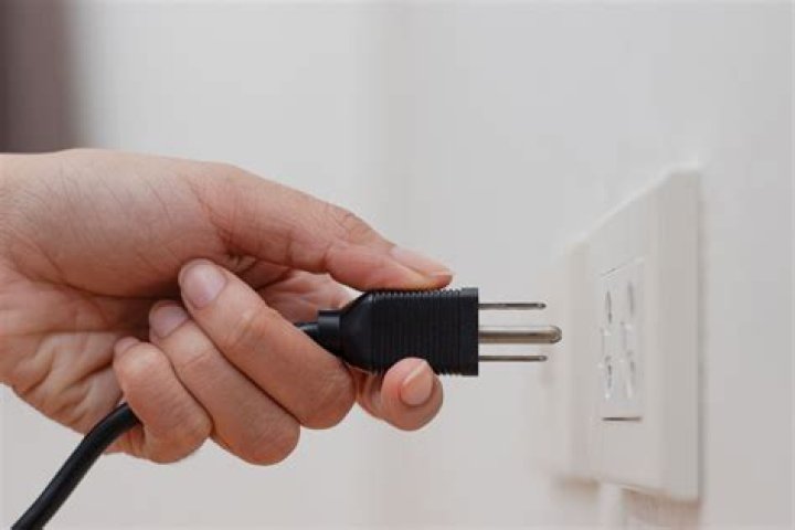 Can you unplug someone else's electric car?