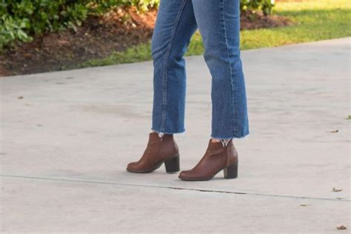 Can you wear ankle boots with culottes?