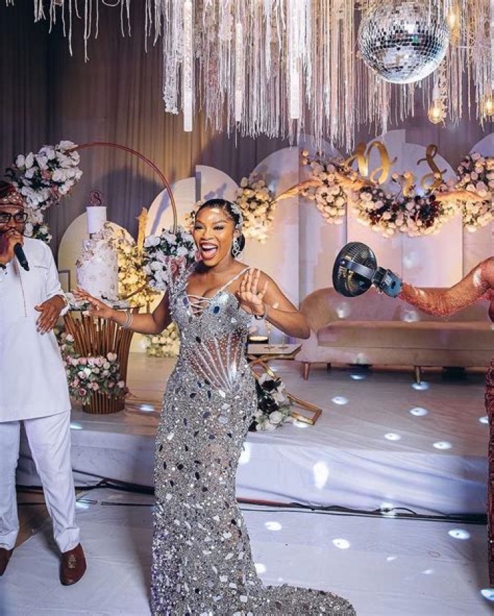 Do brides change dresses for reception?