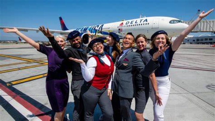 Do flight attendants have second jobs?