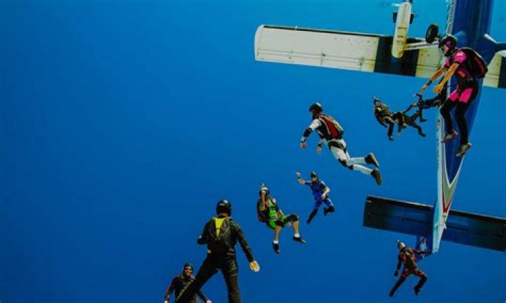 Do people pee skydiving?