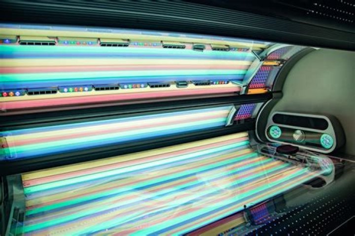 Do tanning beds affect dyed hair?