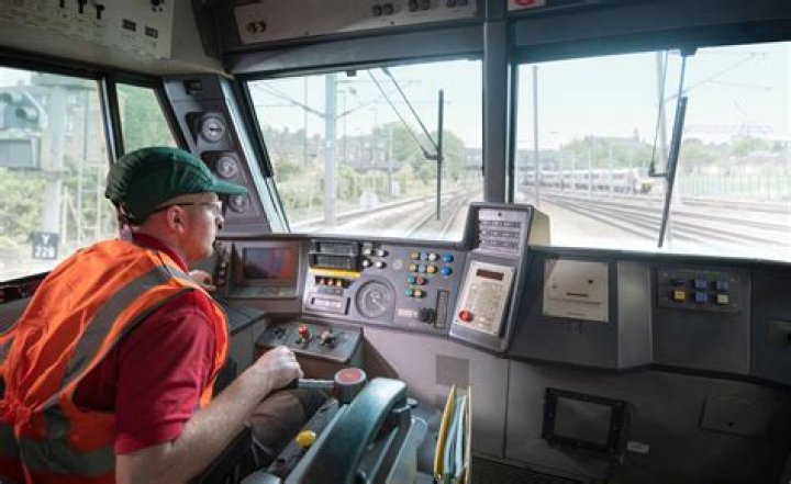 Do train drivers get paid well?