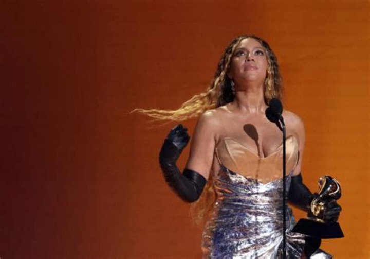 Does Beyoncé own the yellow diamond?