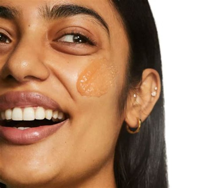 Does oily skin age slower?