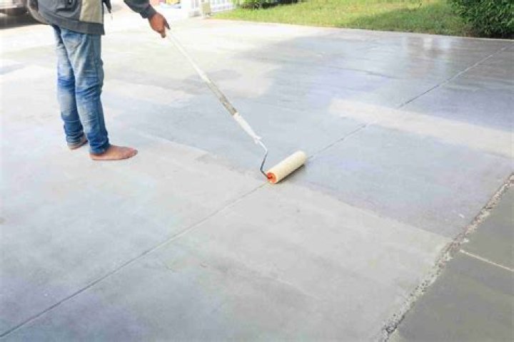 Does painting concrete make it slippery?