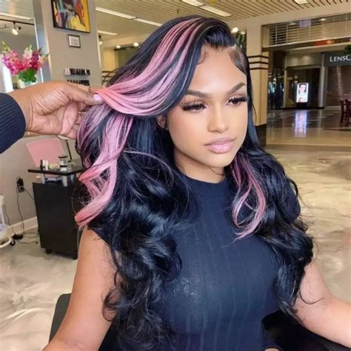 Does Pantene strip hair color?