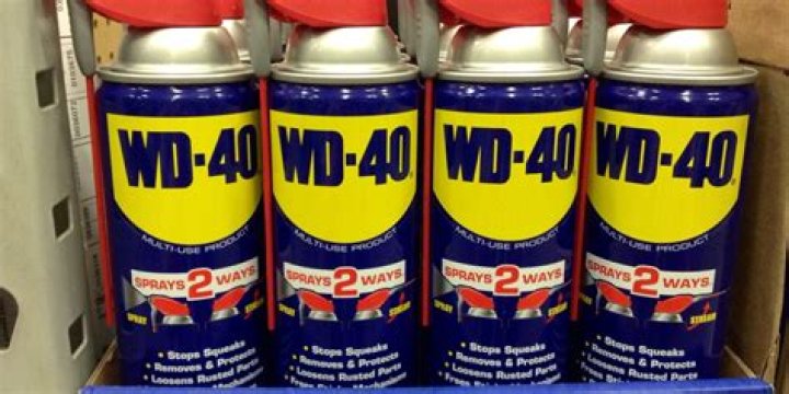 Does WD-40 clean alloy wheels?