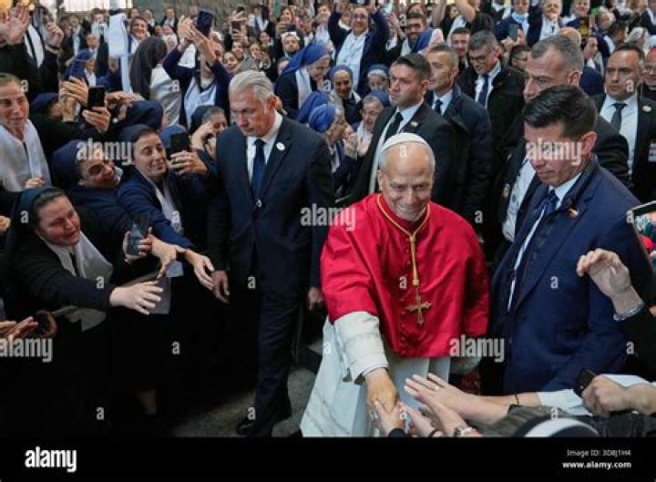 How are people greeted in Italy?