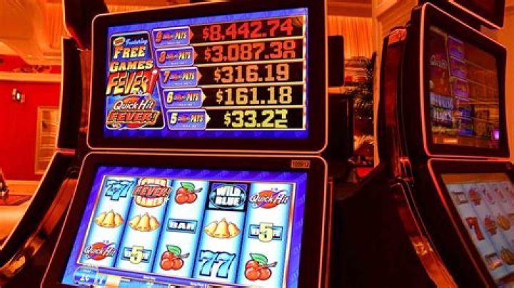 How can you tell if a slot machine is loose or tight?