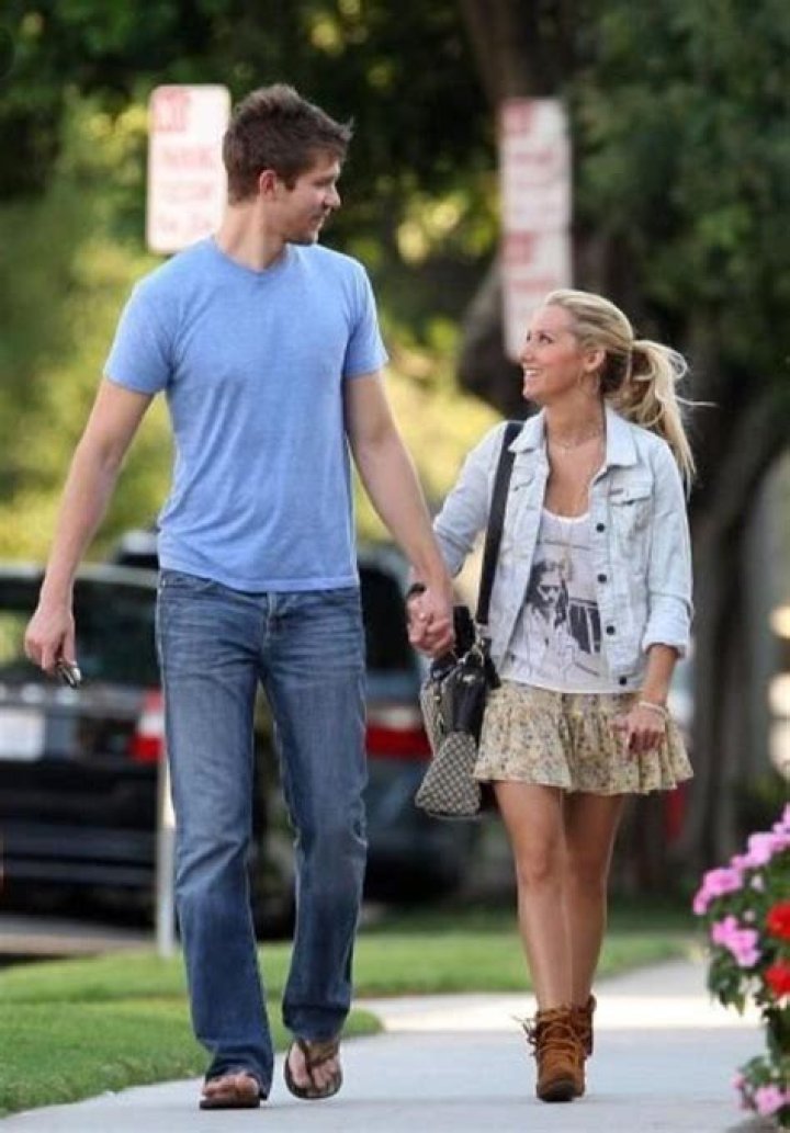 How do guys feel when their wife is pregnant?