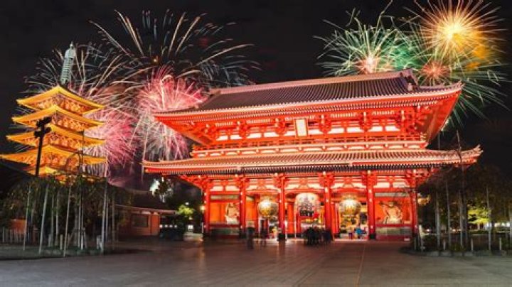 How do Japanese celebrate White Day?