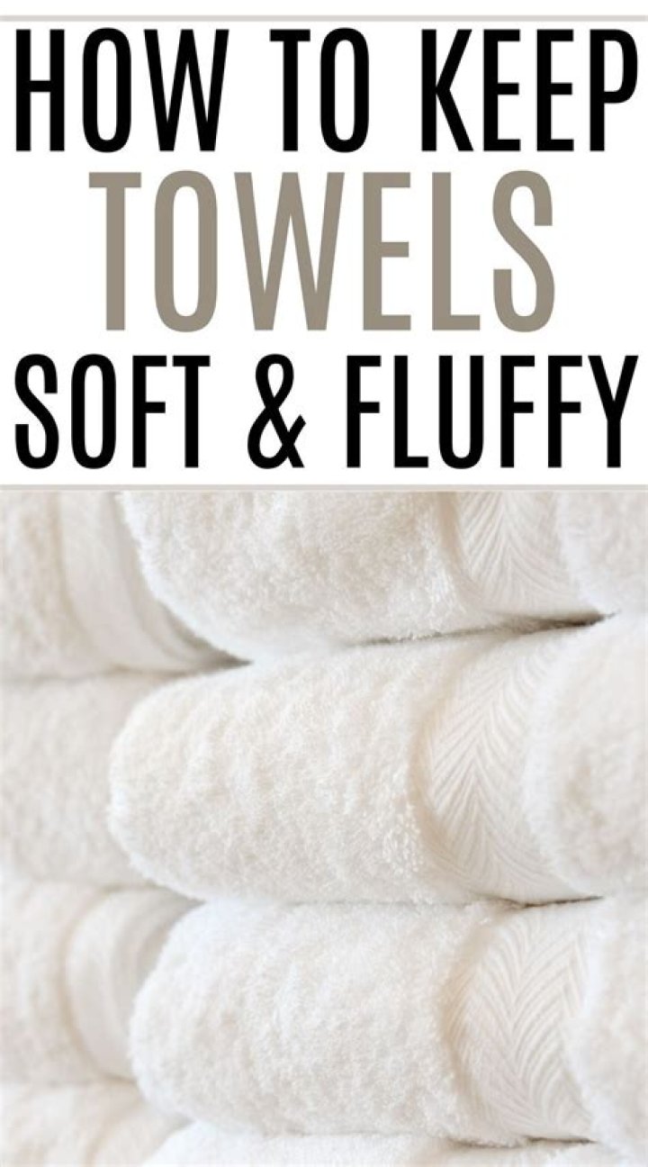 How do you keep white towels fluffy and white?