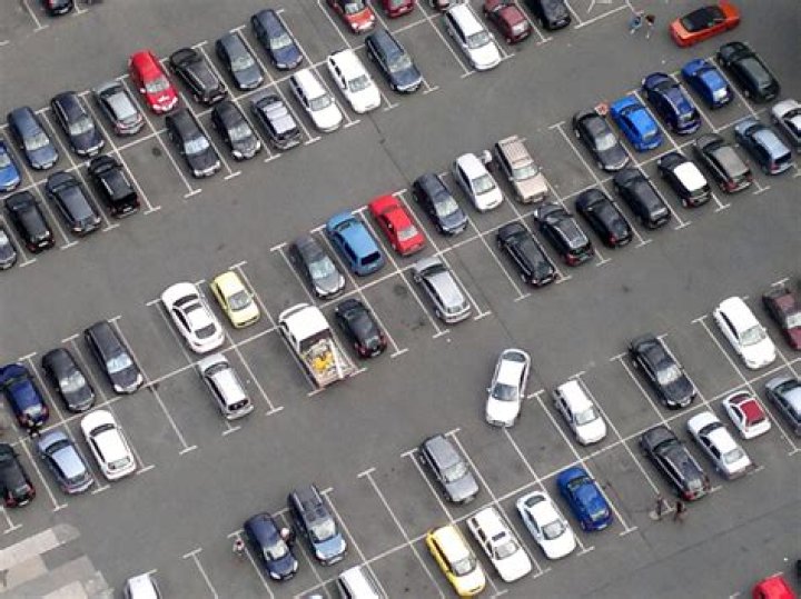How many days a car can be parked?