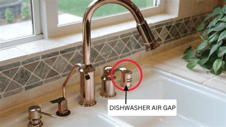 How much of an air gap does Reflectix need?