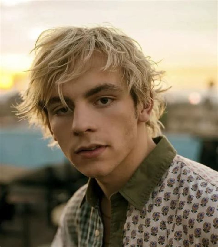 How old is Ross Lynch now?