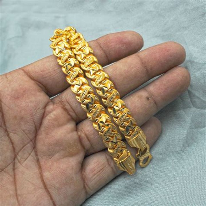 Is 22k gold too yellow?