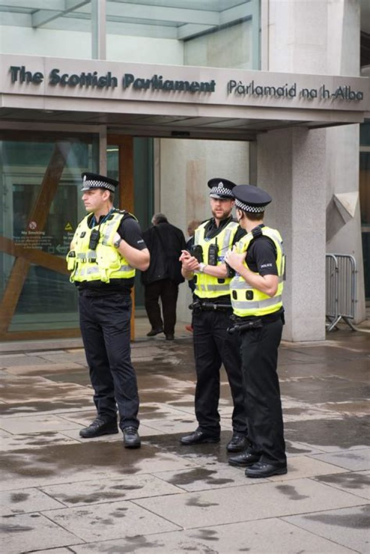 Is 40 too old to join the police UK?