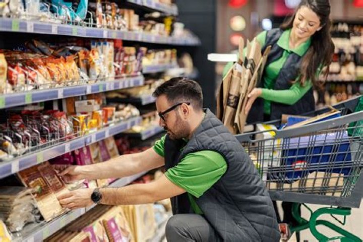 Is carry out grocery or getting it delivered at home safe during COVID-19?