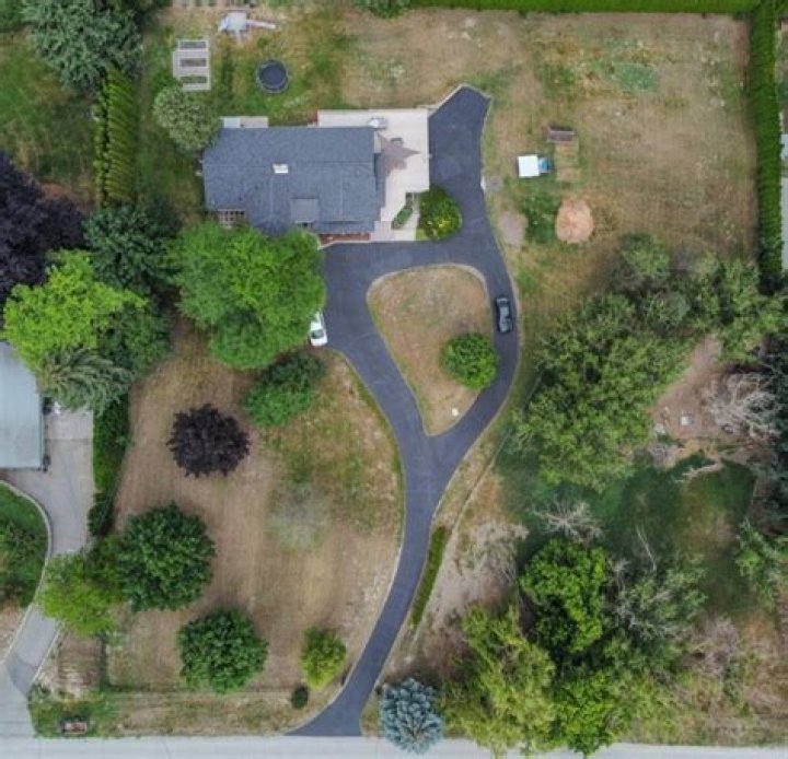 Is driveway sealing worth it?