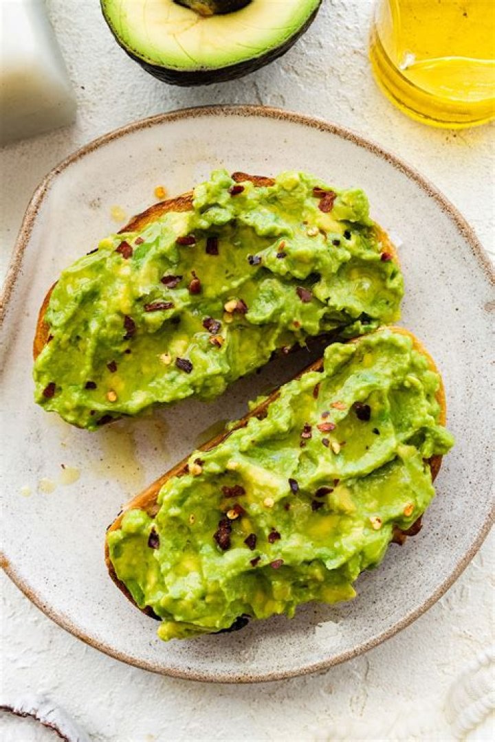 Is egg and avocado on toast healthy?