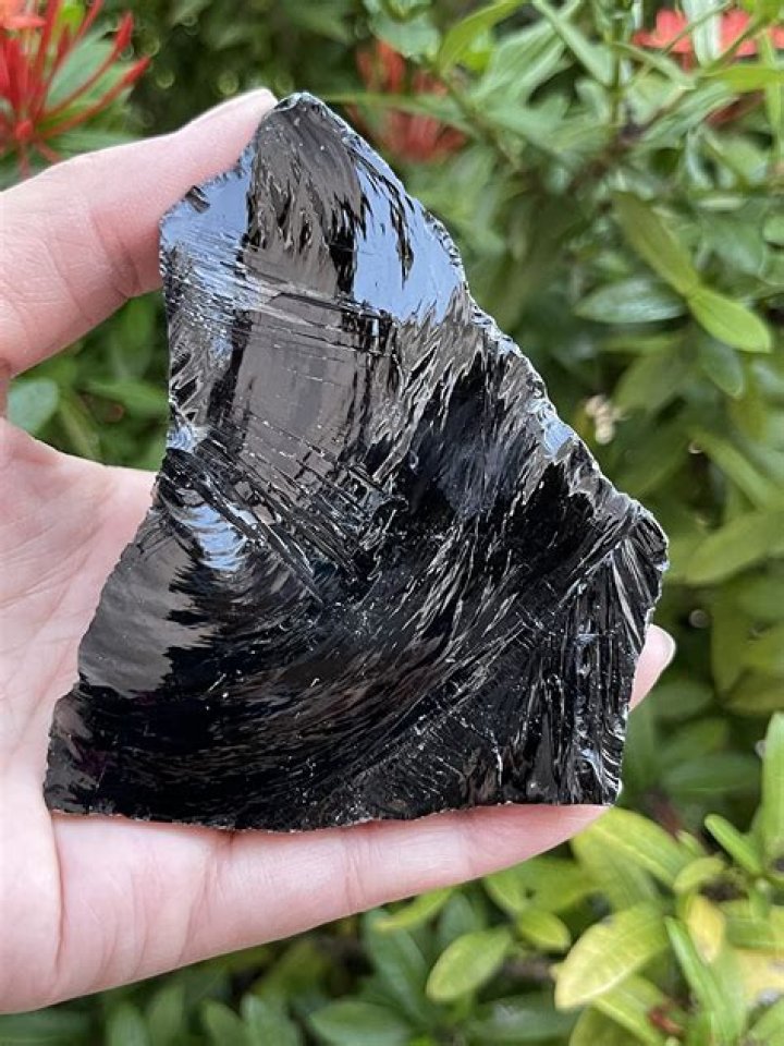 Is obsidian a sharp?