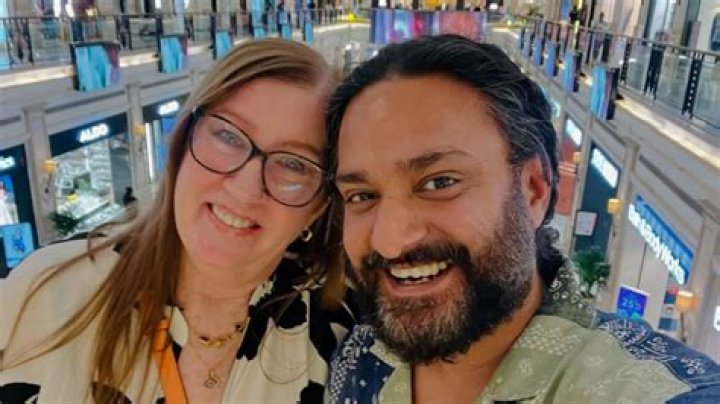 Is Sumit still with Jenny?