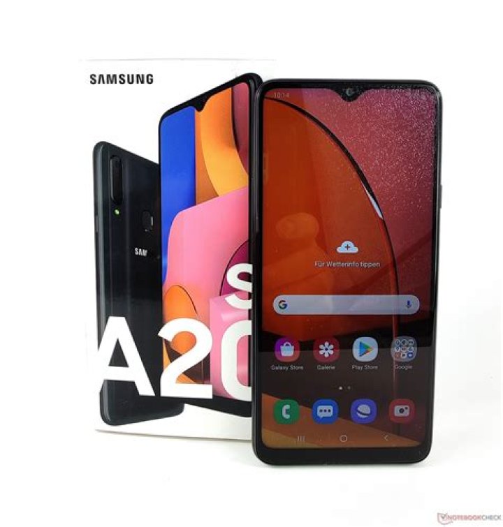 Is the A21s better than the A20s?