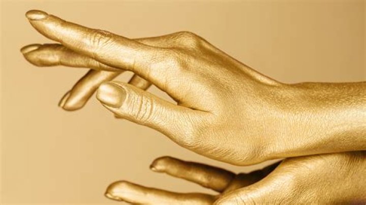 Is there gold in human hair?