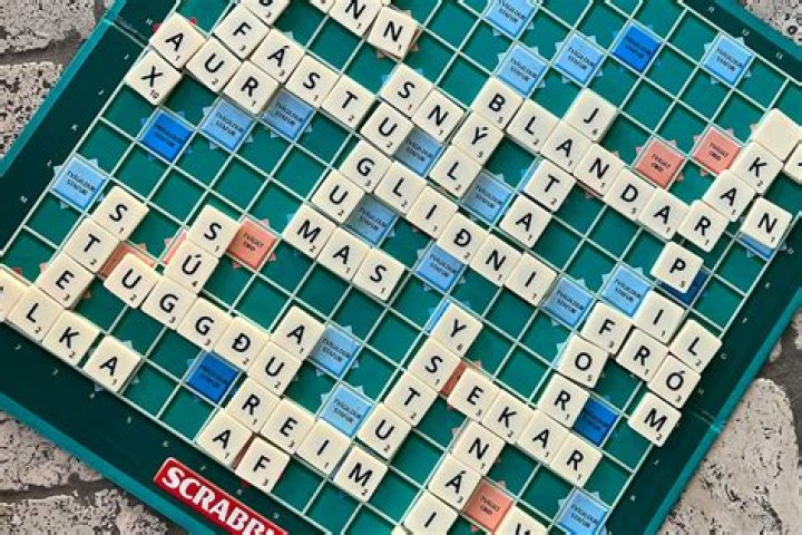 Is Voz a Scrabble word?