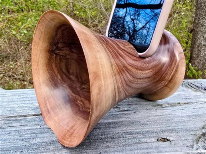 Is walnut good for woodturning?