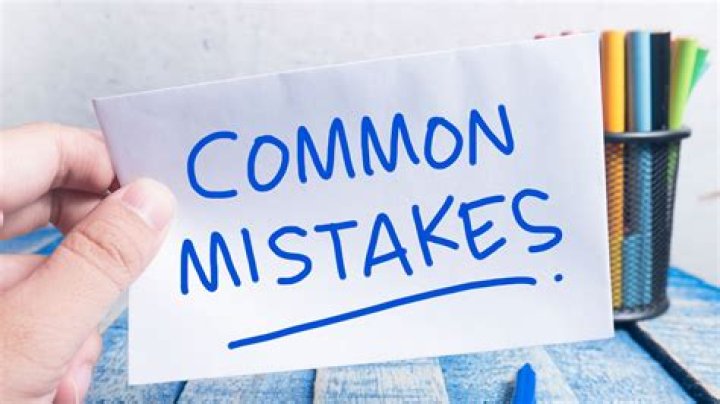 What are 2 common mistakes with planks?