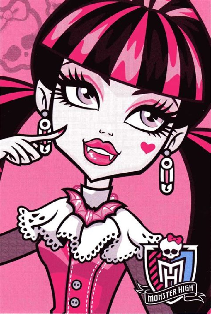 What color are draculaura's eyes?