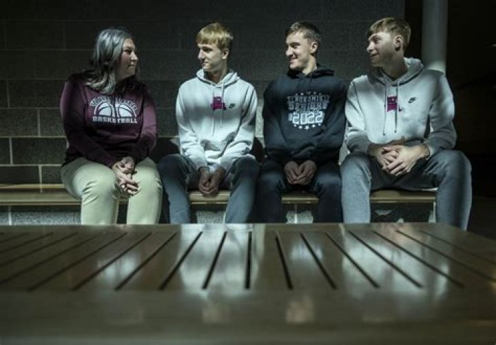 What do Josh flaggs parents do?