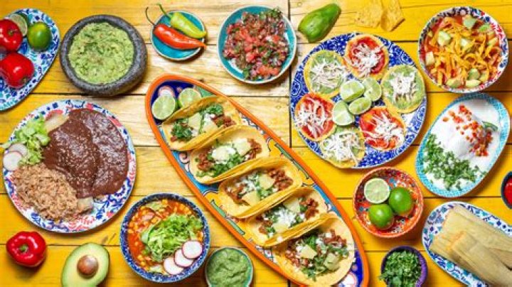 What do Mexicans say when toasting?