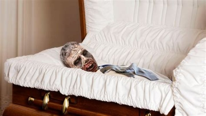 What does a dead body look like when its bloated?