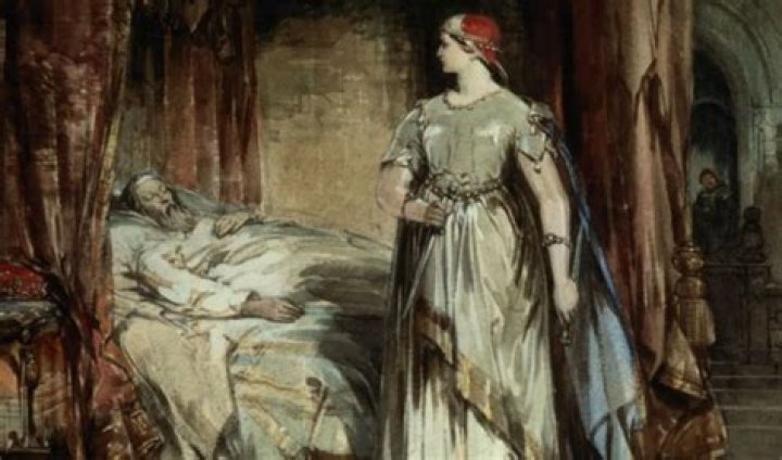 What does Lady Macbeth say before dying?