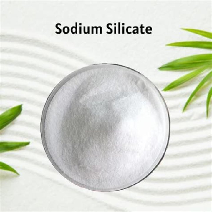 What does sodium silicate do to clay?
