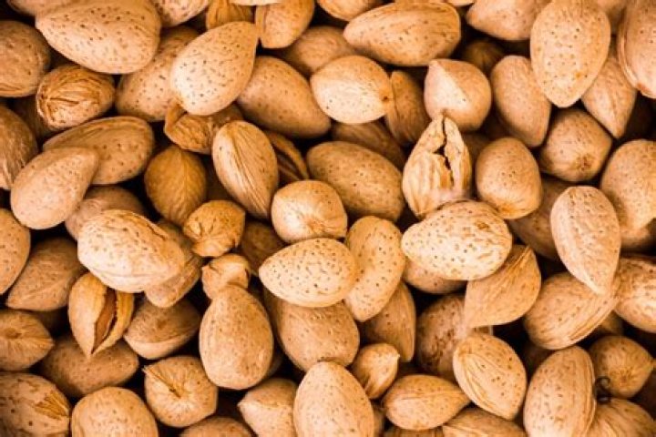 What does the smell of bitter almonds mean?